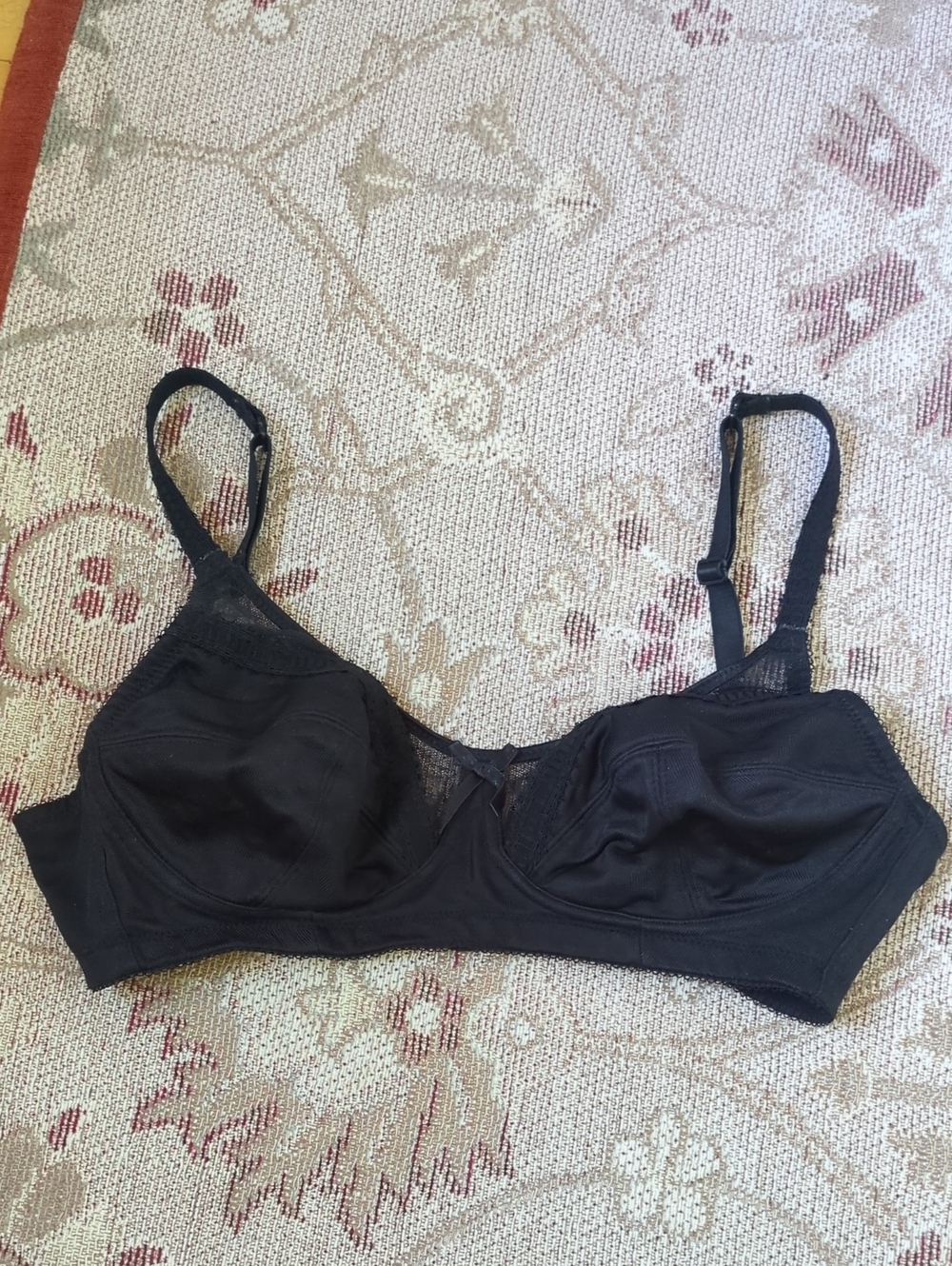 Vintage Style Royce Bra 32DD Soft Bullet Shape Black